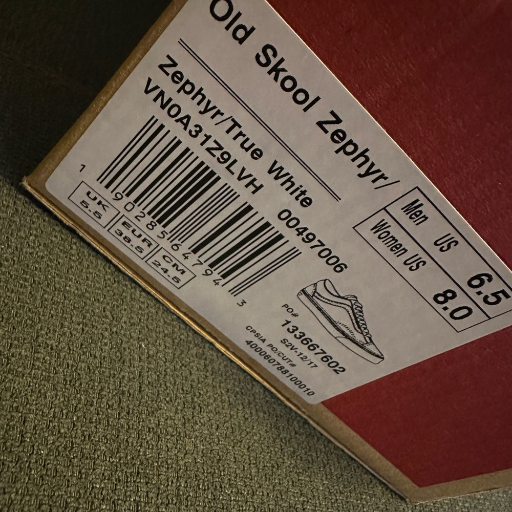 Women’s Vans - Picture 5 of 6